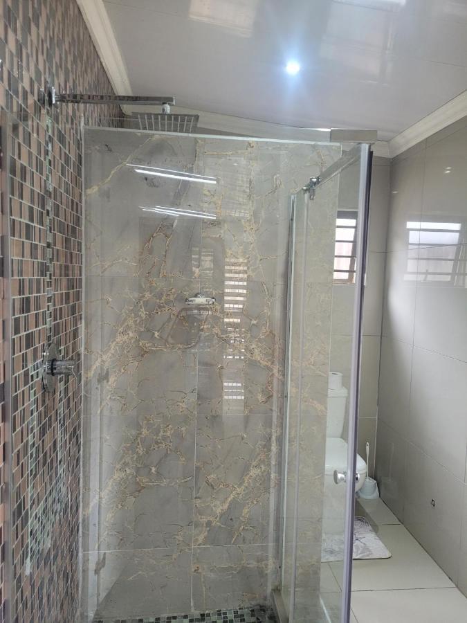 Palm Guesthouse Zeerust Екстер'єр фото