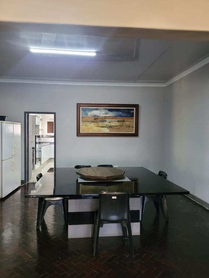 Palm Guesthouse Zeerust Екстер'єр фото