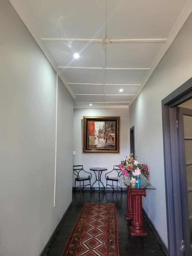 Palm Guesthouse Zeerust Екстер'єр фото