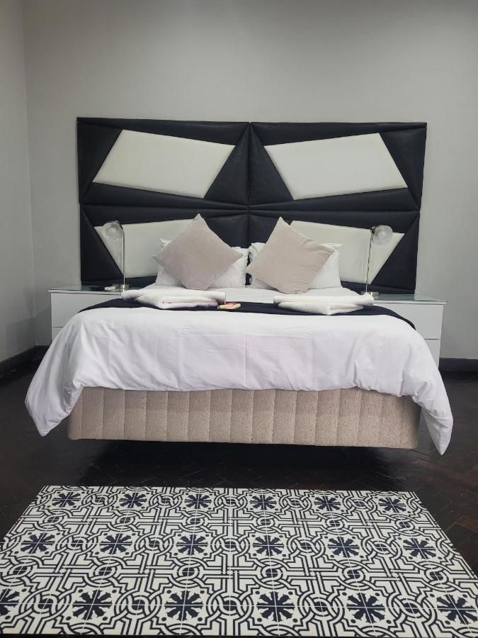 Palm Guesthouse Zeerust Екстер'єр фото